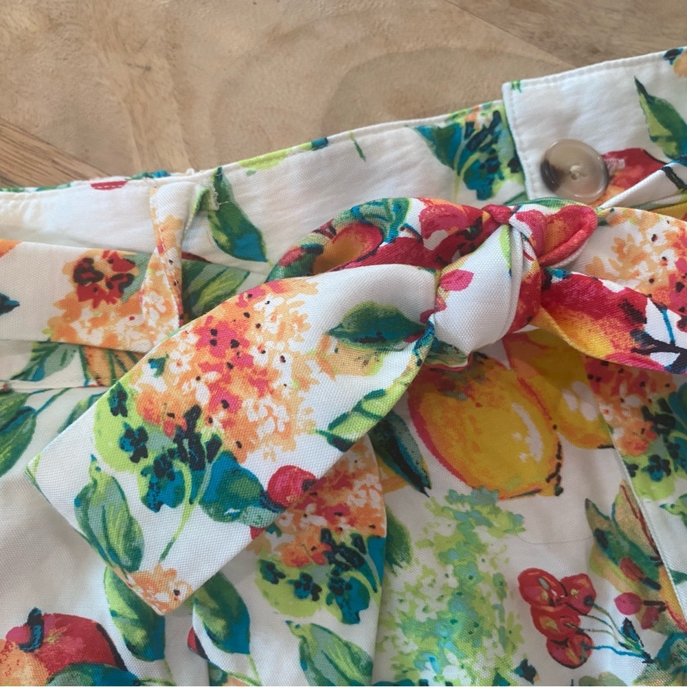 LC Lauren Conrad White High-Waist Fruit & Floral Tie-Front Shorts - Picture 4 of 4